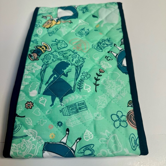 NWT Disney Parks Alice in Wonderland Double Potholder Pot Holder Oven Glove Mitt - Picture 7 of 12